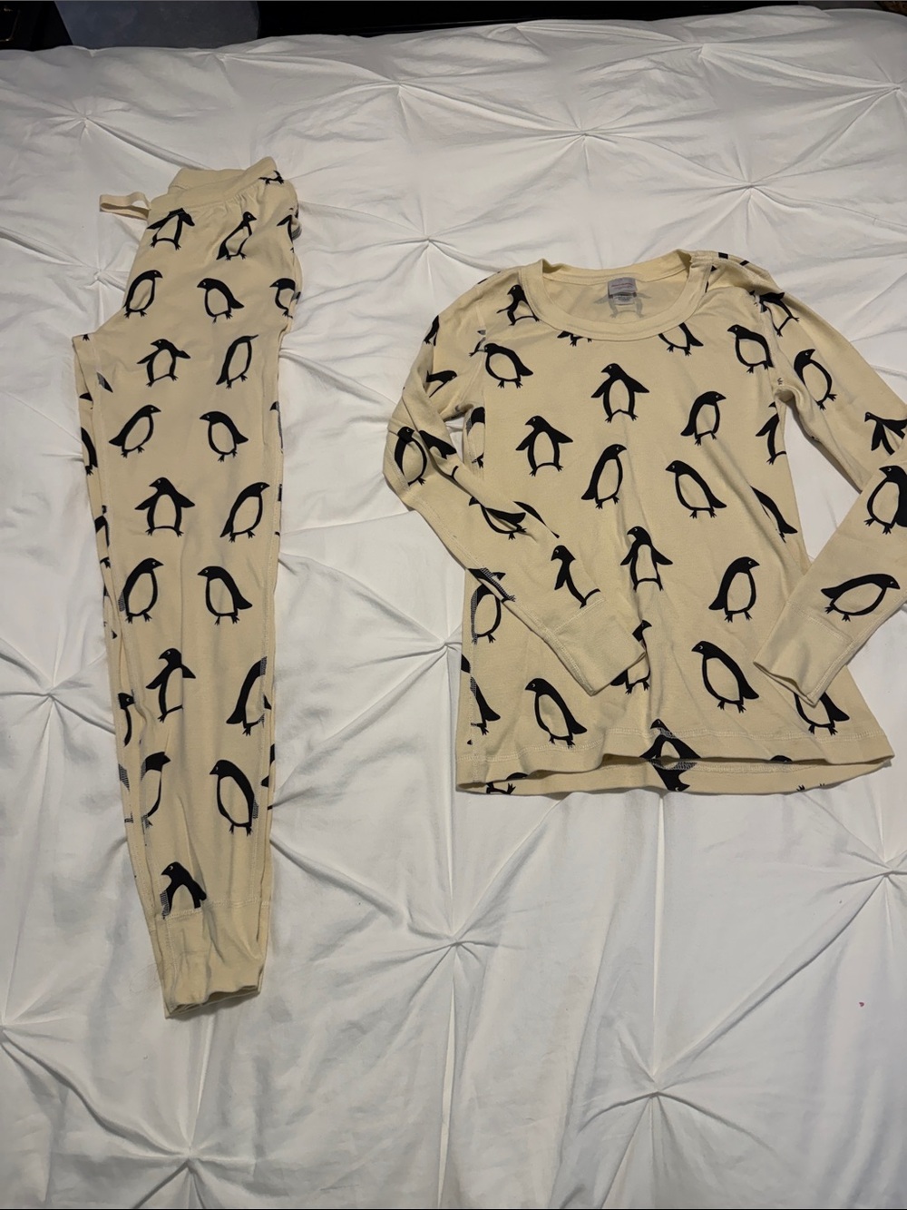 Hanna Andersson Cream and Black Penguin Pajama Set